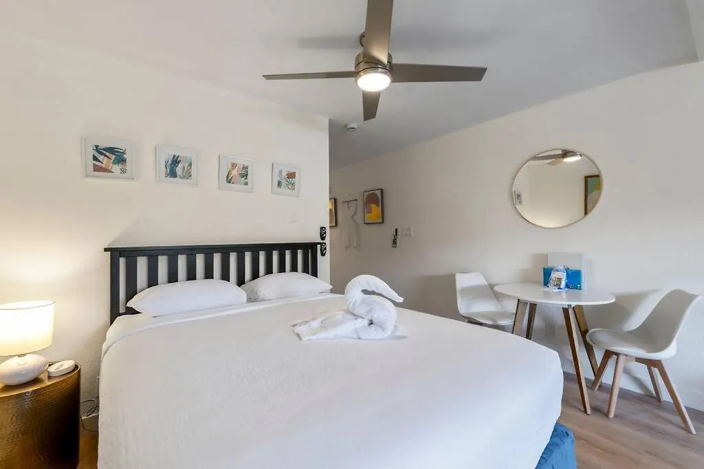 Kihei Bay Surf 140 - Remodeled Ground Floor Kihei Gem Across From Beach Apartamento